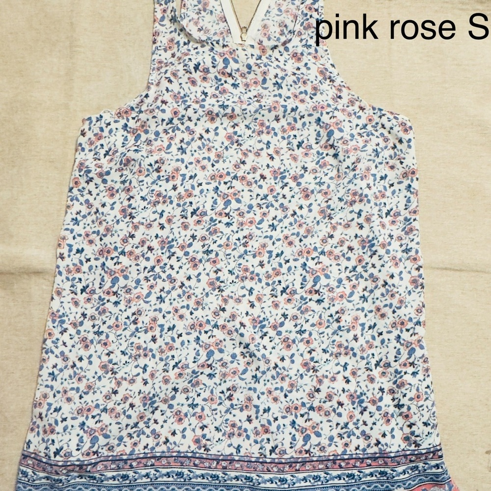 Pink Rose Floral Sleeveless V‑Neck Tank Top in Pink and Blue
